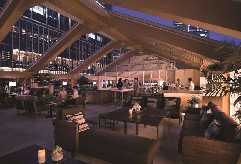 호텔 Jing An Shangrila, Shanghai