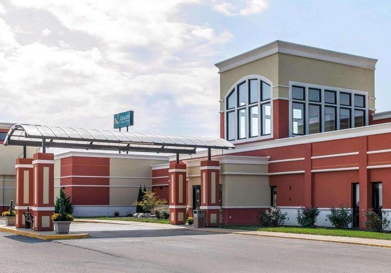 酒店 Quality Inn & Suites