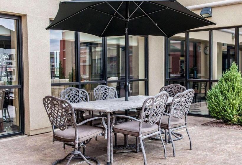 فندق Quality Inn & Suites