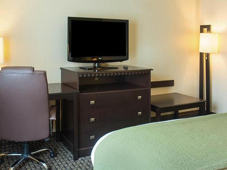 فندق Quality Inn & Suites Quantico