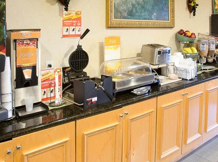 فندق Quality Inn & Suites Quantico