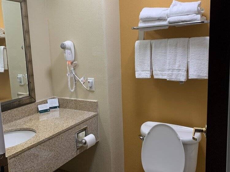 فندق Quality Inn & Suites Quantico