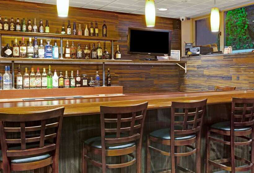 호텔 Wyndham Garden Long Island City