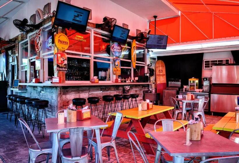 호스텔 Hollywood Beach Suites And