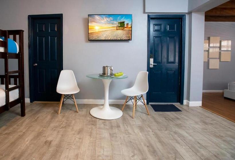 호스텔 Hollywood Beach Suites And