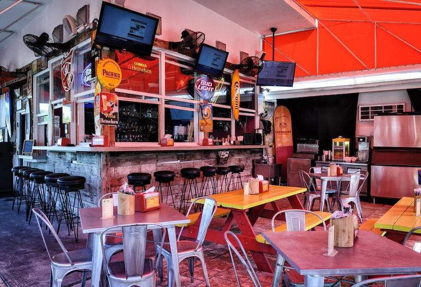 호스텔 Hollywood Beach Suites And