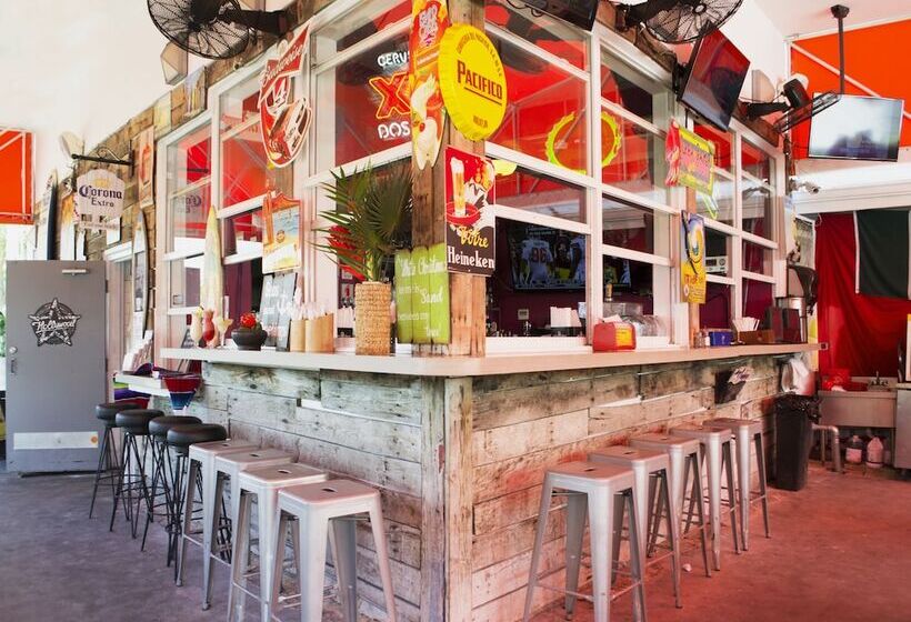 호스텔 Hollywood Beach Suites And