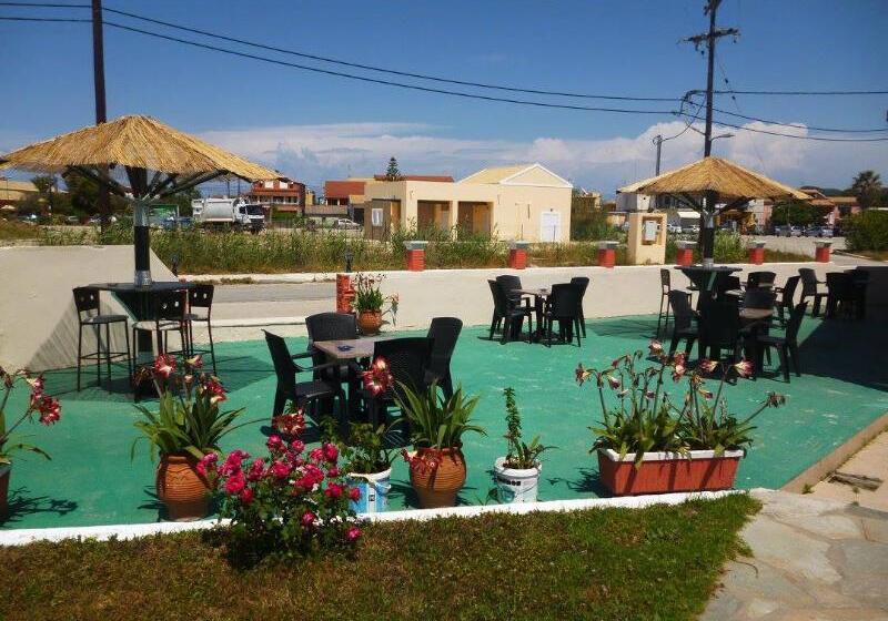 Alexis Pool Apartments