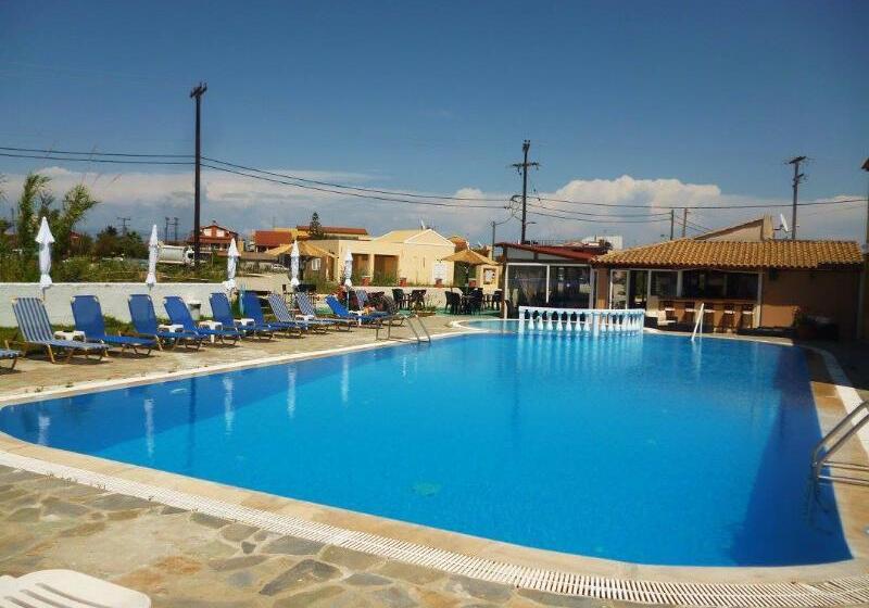 Alexis Pool Apartments