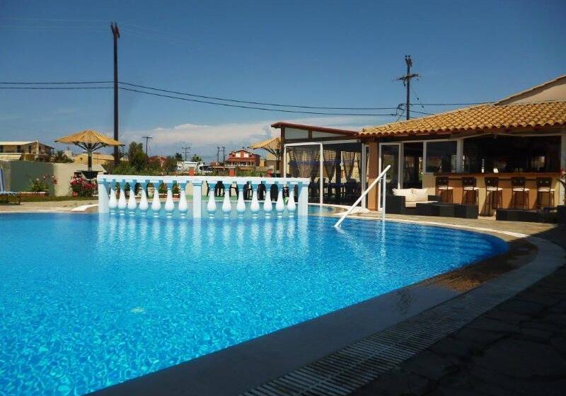 Alexis Pool Apartments