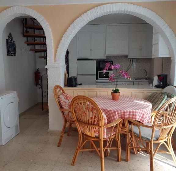 El Capistrano Nerja Guy P. Way