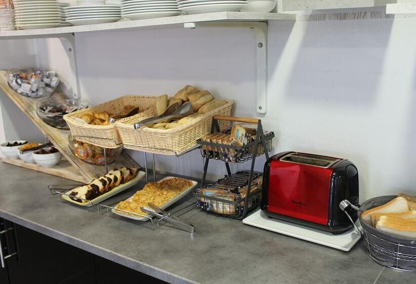 בית מלון כפרי Adonis La Baule