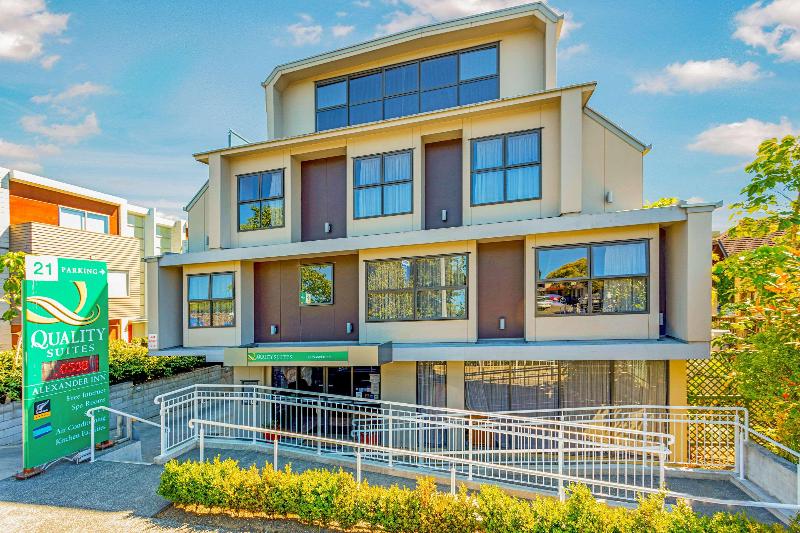 בית מלון כפרי Alexander Inn