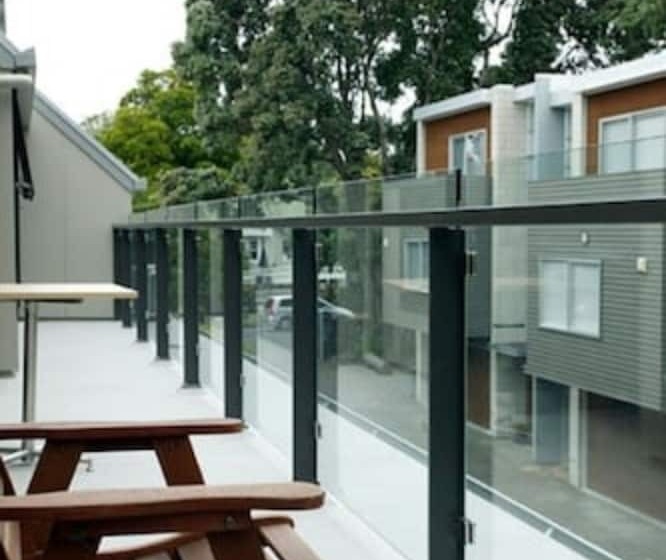 בית מלון כפרי Alexander Inn