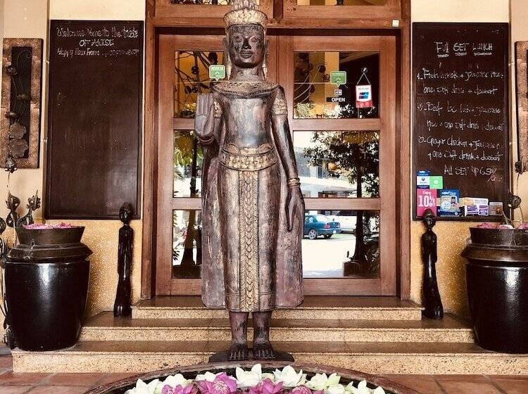 Anise Hotel & Restaurant