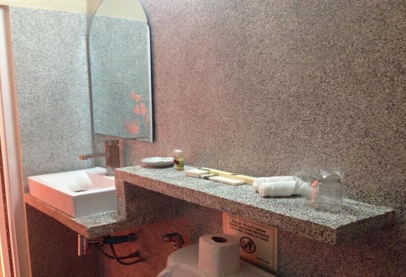 Anise Hotel & Restaurant