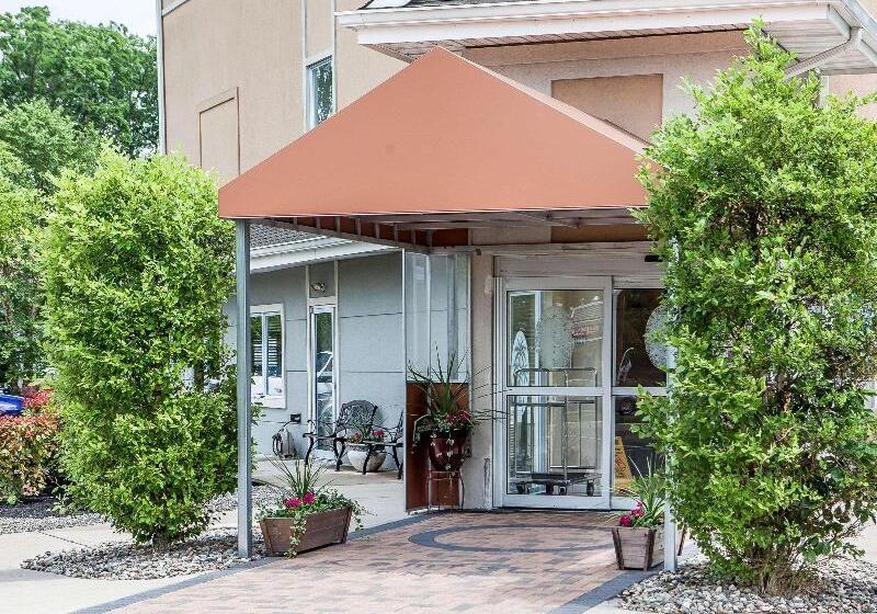 Avon Hotel   Toms River