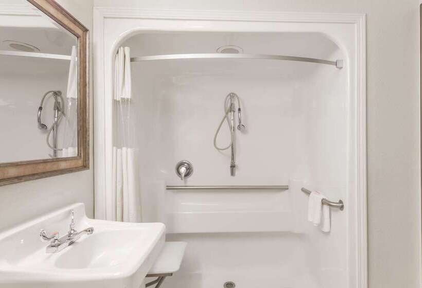 فندق Baymont By Wyndham Jackson