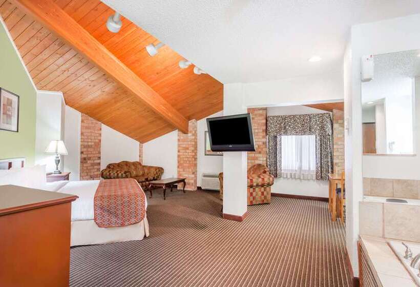 فندق Baymont By Wyndham Jackson