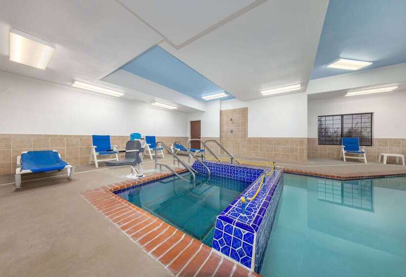 فندق Baymont By Wyndham Pratt