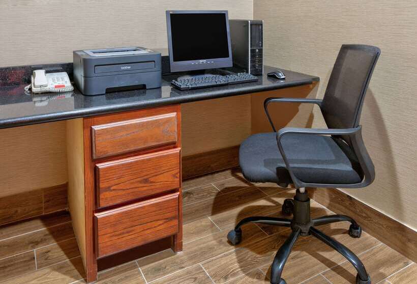 Отель Baymont Inn & Suites By Wyndham Glen Rose