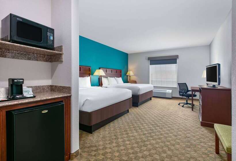 Отель Baymont Inn & Suites By Wyndham Glen Rose