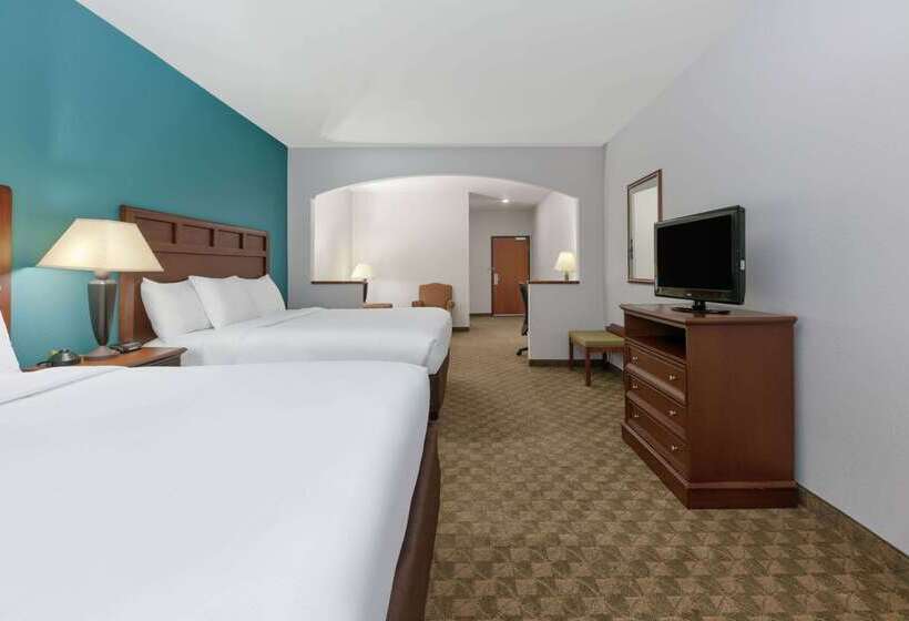 Отель Baymont Inn & Suites By Wyndham Glen Rose