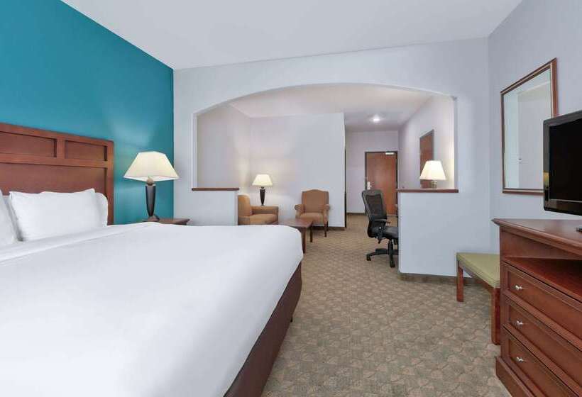 Отель Baymont Inn & Suites By Wyndham Glen Rose