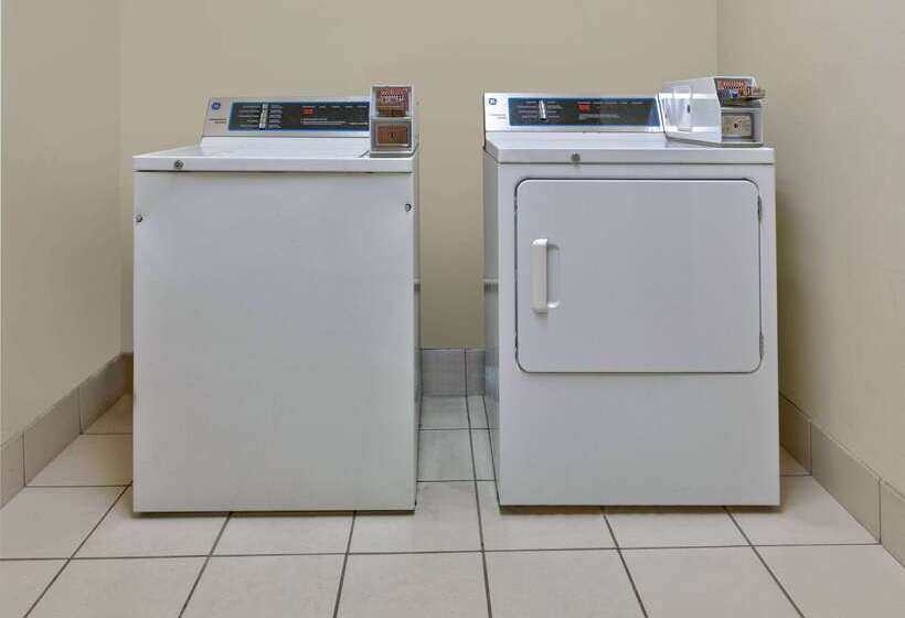 Отель Baymont Inn & Suites By Wyndham Glen Rose