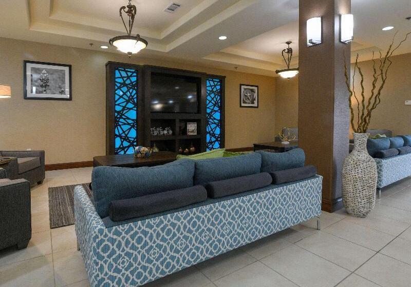 Отель Baymont Inn & Suites By Wyndham Glen Rose