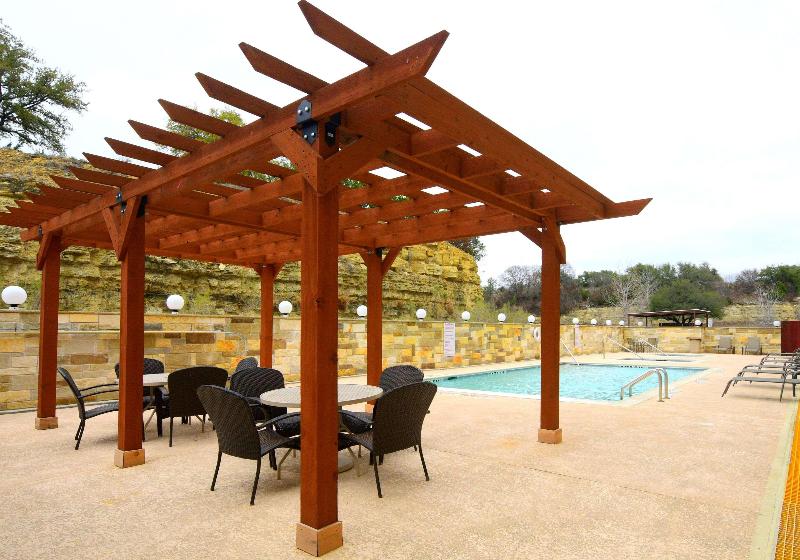 Отель Baymont Inn & Suites By Wyndham Glen Rose