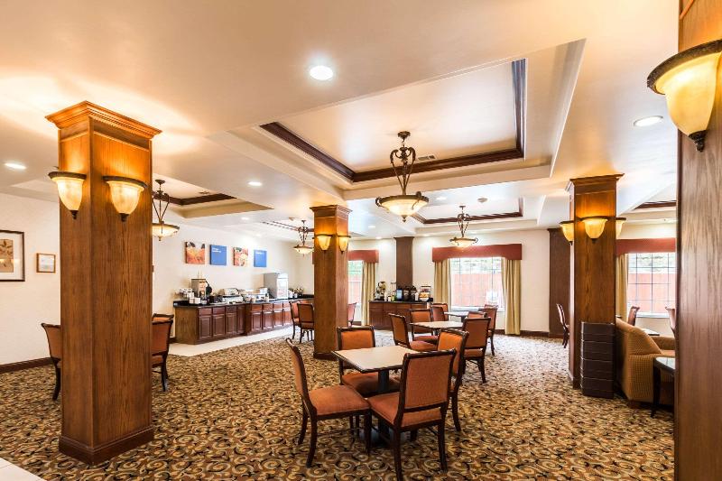 Отель Baymont Inn & Suites By Wyndham Glen Rose