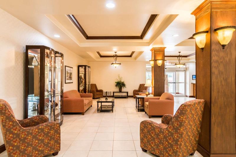 Отель Baymont Inn & Suites By Wyndham Glen Rose