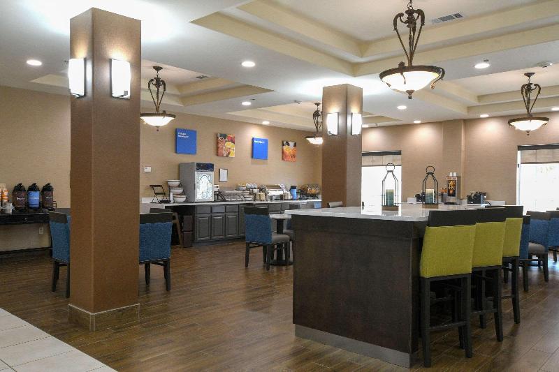 Отель Baymont Inn & Suites By Wyndham Glen Rose