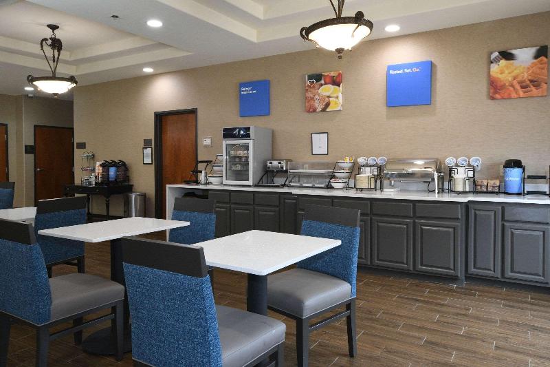 Отель Baymont Inn & Suites By Wyndham Glen Rose