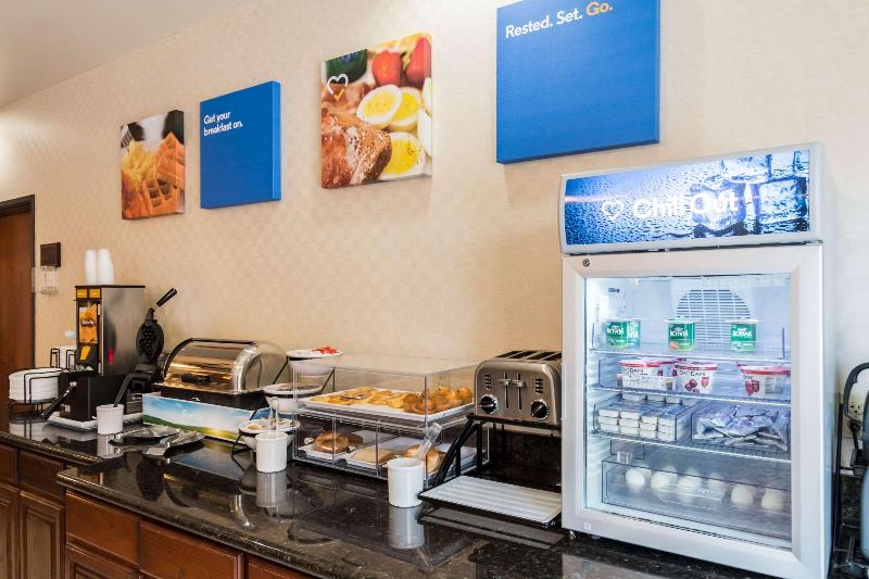 Отель Baymont Inn & Suites By Wyndham Glen Rose