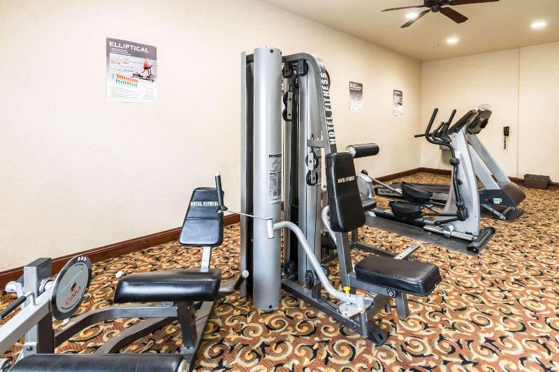 Отель Baymont Inn & Suites By Wyndham Glen Rose