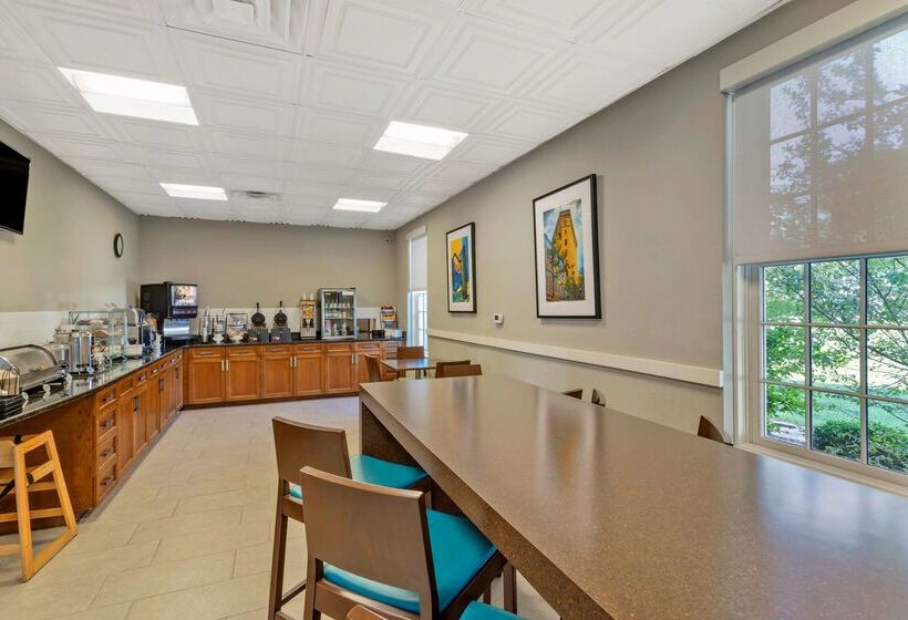 בית מלון כפרי Best Western Hendersonville Inn