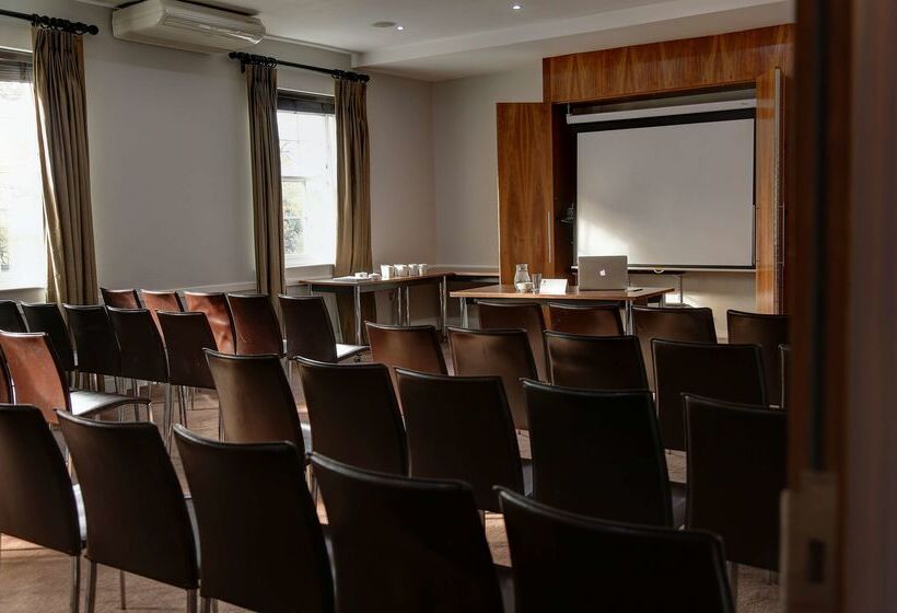 בית מלון כפרי Best Western Plus Aston Hall