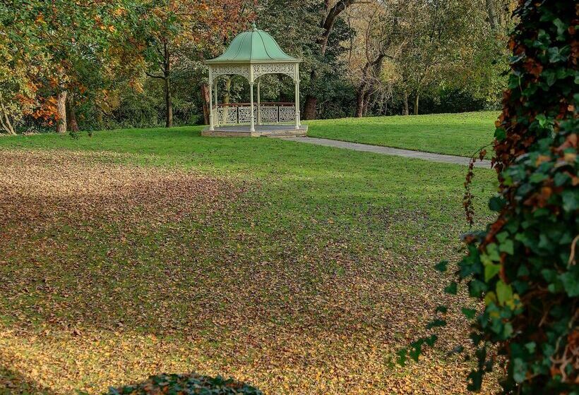 בית מלון כפרי Best Western Plus Aston Hall