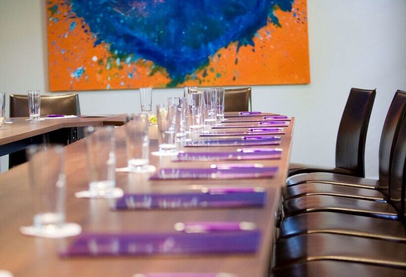 בית מלון כפרי Best Western Plus Aston Hall