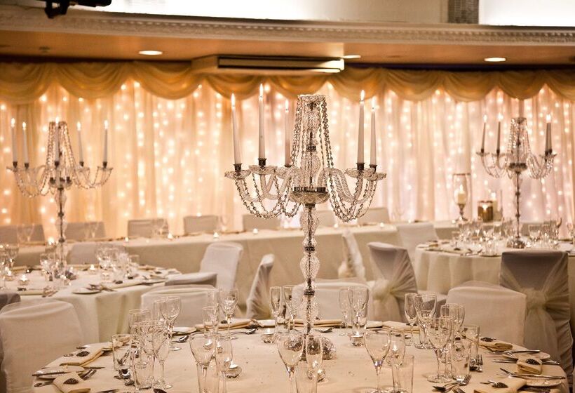 בית מלון כפרי Best Western Plus Aston Hall