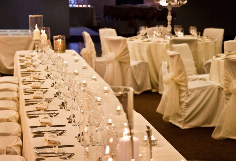 בית מלון כפרי Best Western Plus Aston Hall