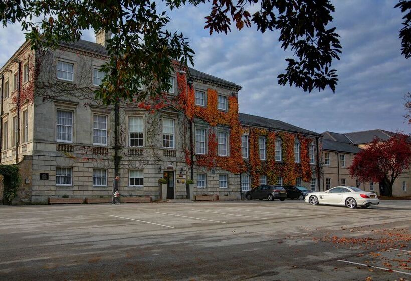 בית מלון כפרי Best Western Plus Aston Hall