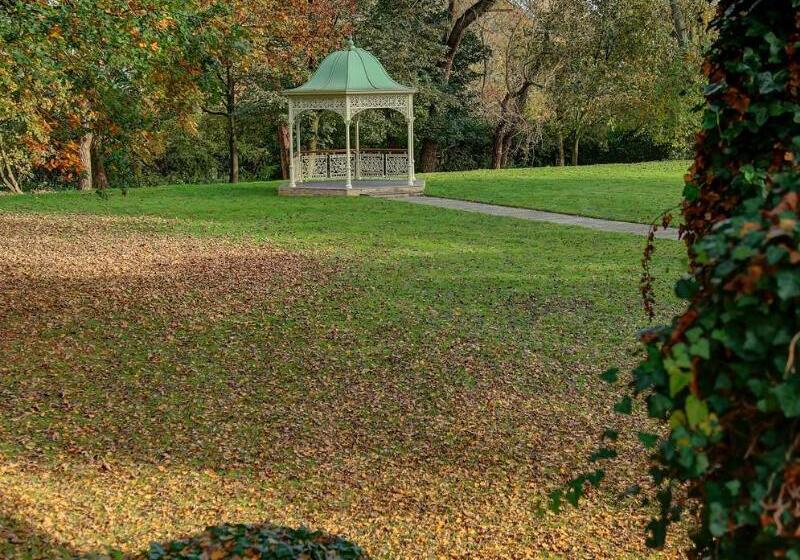 בית מלון כפרי Best Western Plus Aston Hall