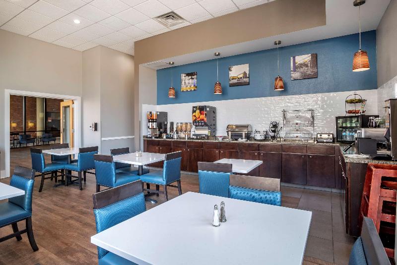 Отель Best Western Plus Philadelphia Airport South At Widener University