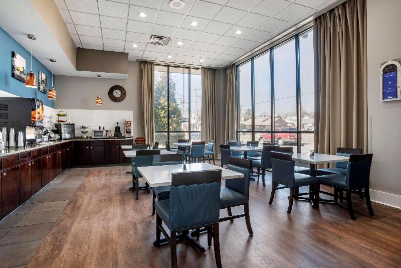 Отель Best Western Plus Philadelphia Airport South At Widener University