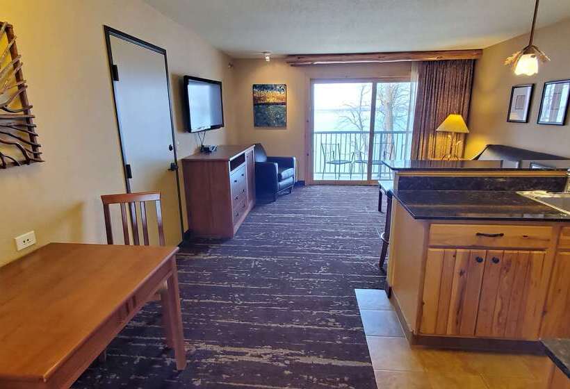 בית מלון כפרי Best Western Premier The Lodge On Lake Detroit