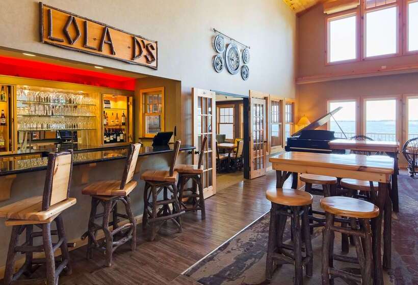 בית מלון כפרי Best Western Premier The Lodge On Lake Detroit