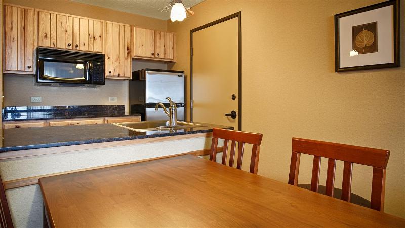 בית מלון כפרי Best Western Premier The Lodge On Lake Detroit